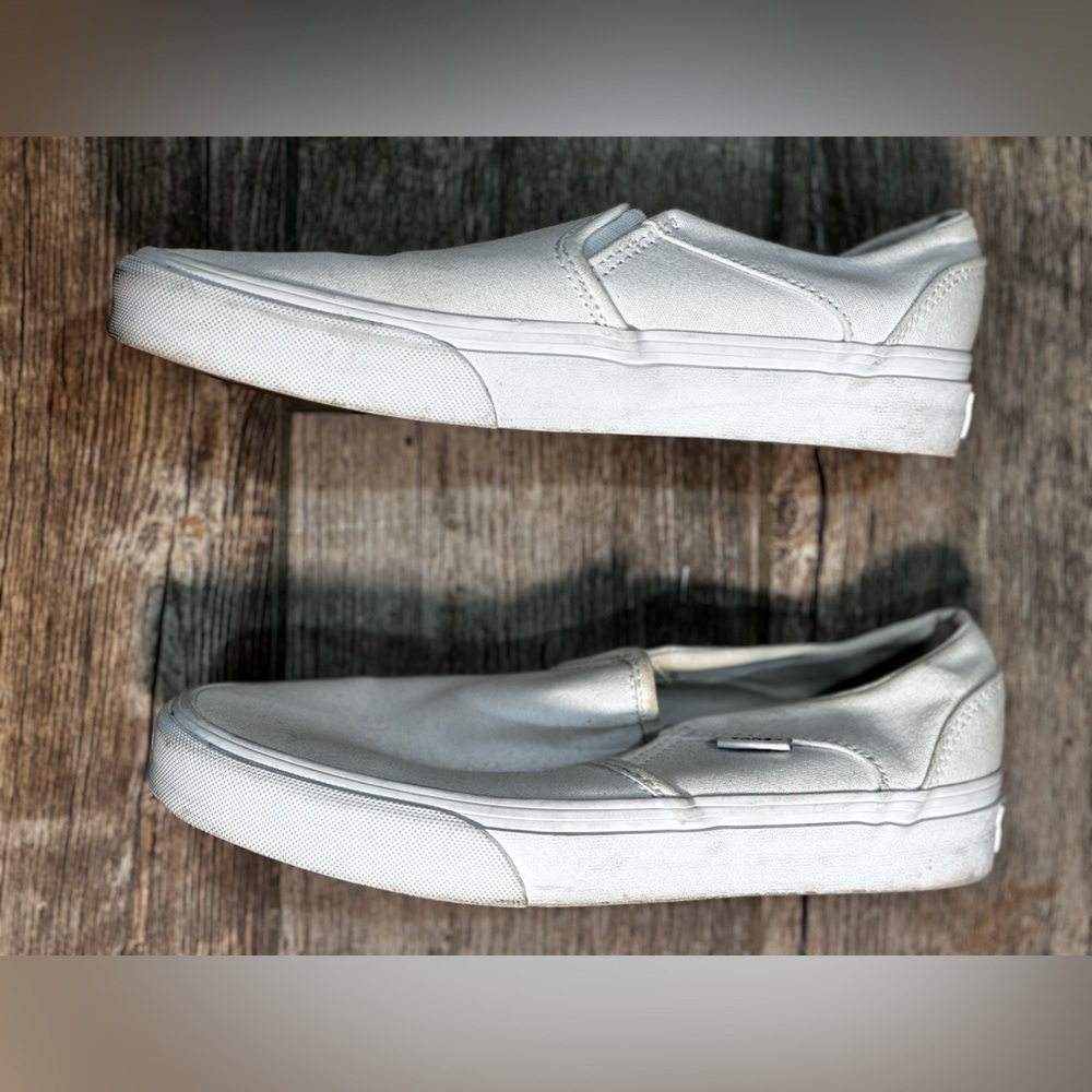Vans - Picture 4 of 4
